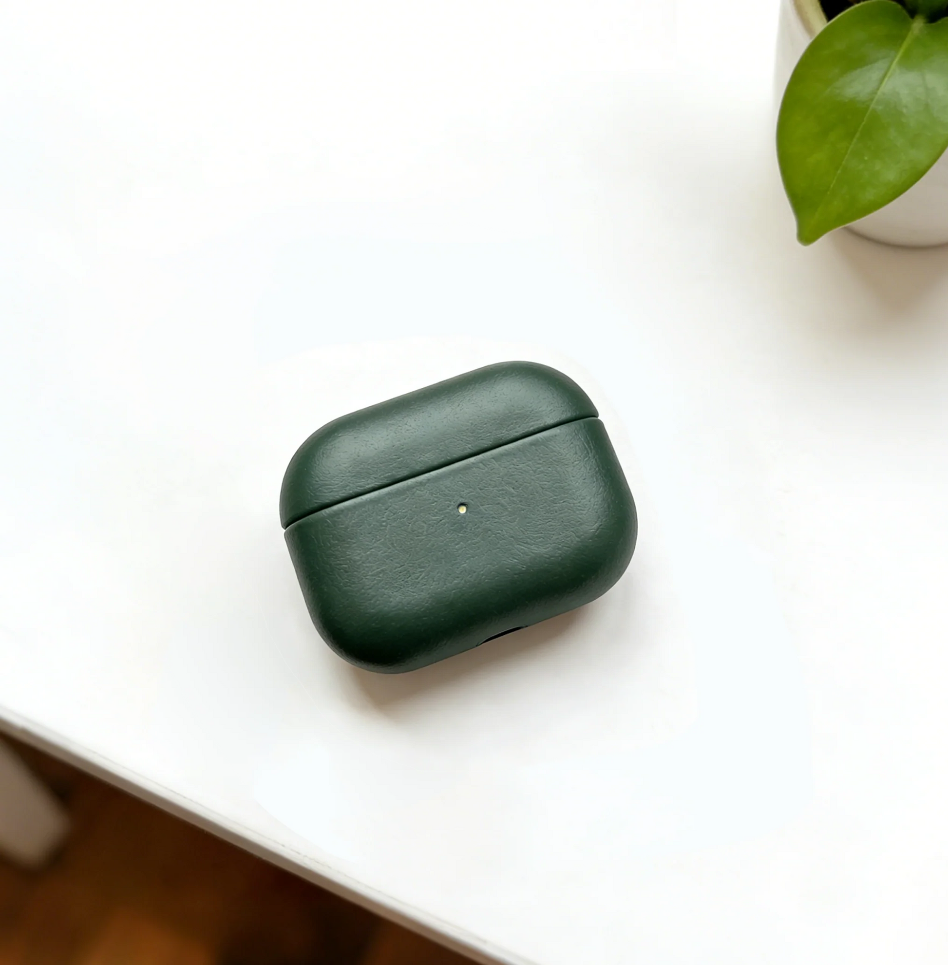 Forest Green Leather AirPods Pro 3 Case image 8